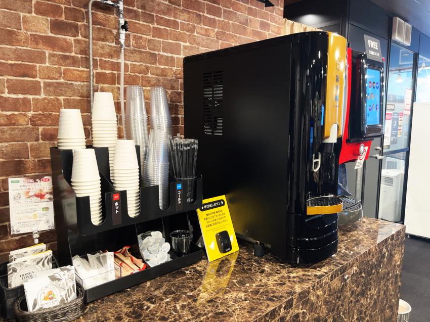 アクセアカフェ神保町店のドリンクマシン