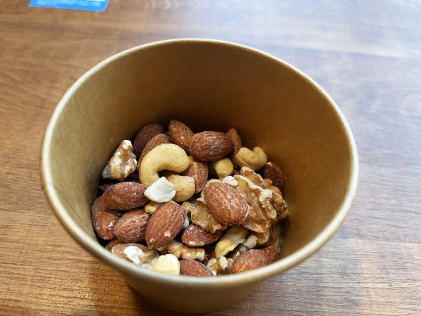アクセアカフェ神保町店のミックスナッツ